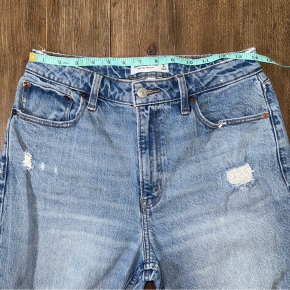 Abercrombie Curve Love High Rise Mom Jean - Picture 5 of 12